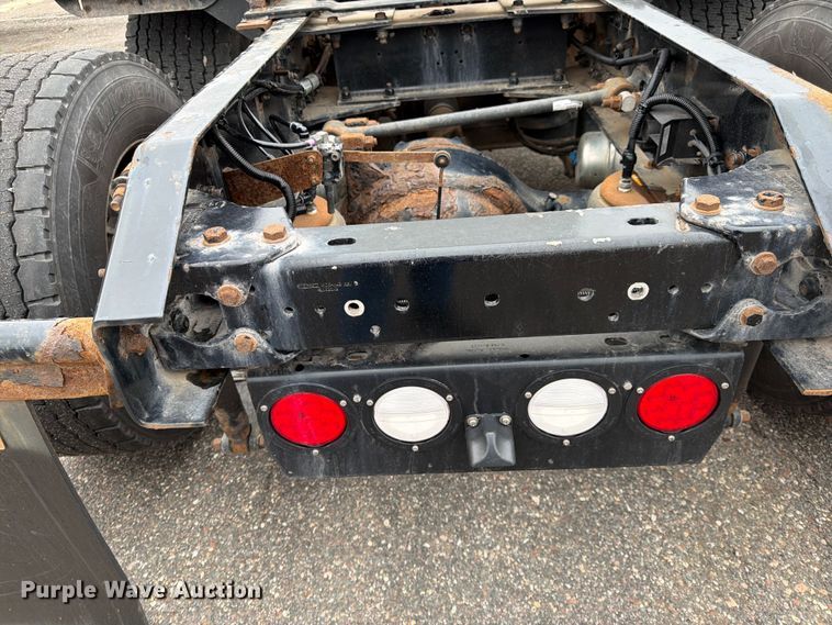 image for item FK0175 2016 Kenworth T880 semi truck