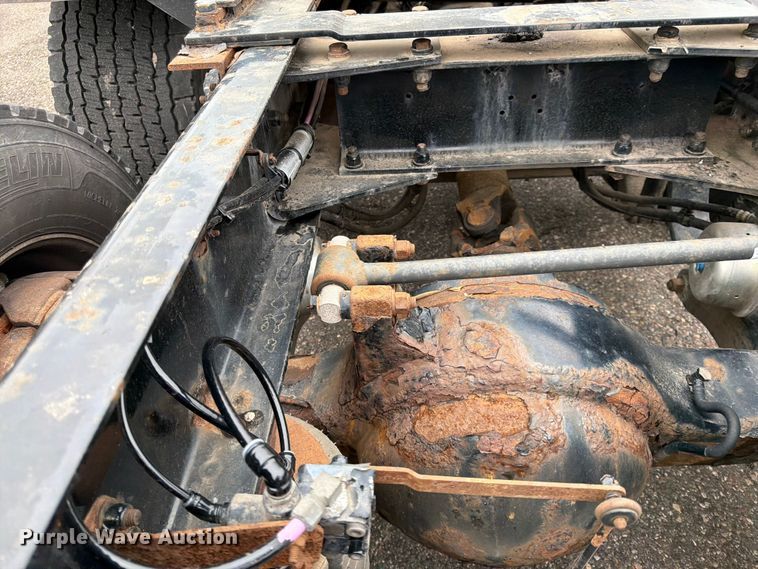 image for item FK0175 2016 Kenworth T880 semi truck