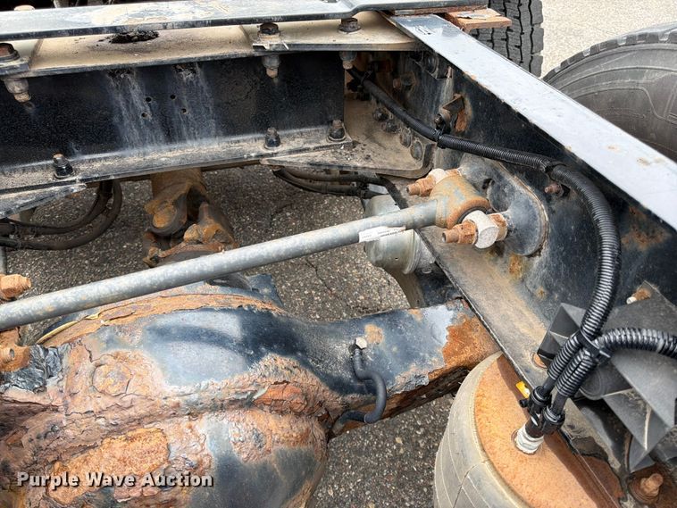 image for item FK0175 2016 Kenworth T880 semi truck