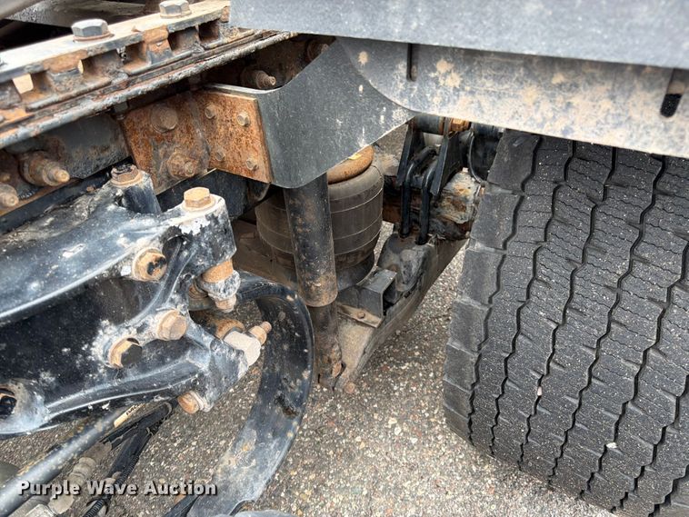 image for item FK0175 2016 Kenworth T880 semi truck