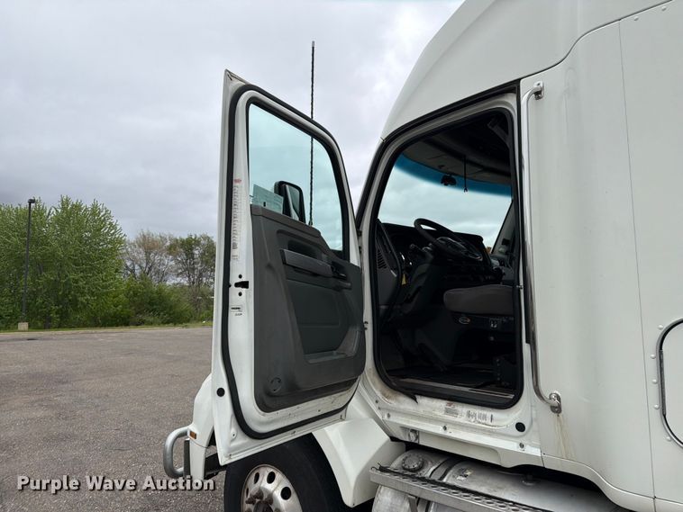 image for item FK0175 2016 Kenworth T880 semi truck