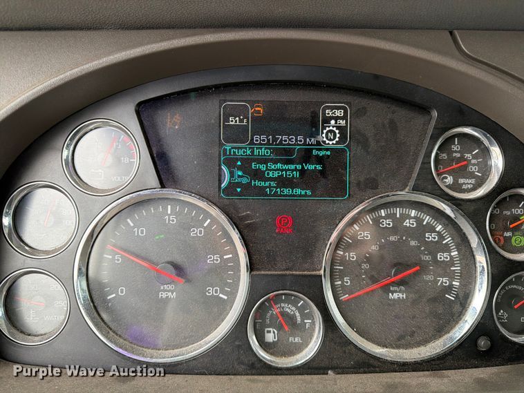 image for item FK0175 2016 Kenworth T880 semi truck