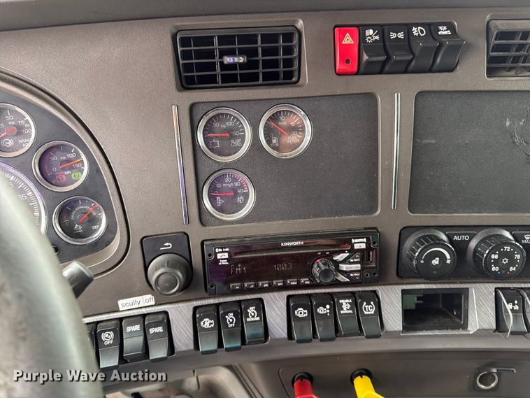 image for item FK0175 2016 Kenworth T880 semi truck