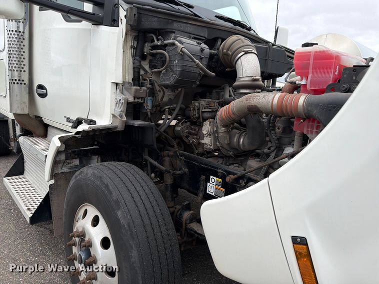 image for item FK0175 2016 Kenworth T880 semi truck