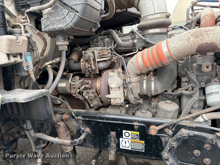image for item FK0175 2016 Kenworth T880 semi truck