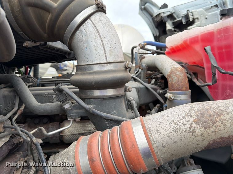 image for item FK0175 2016 Kenworth T880 semi truck
