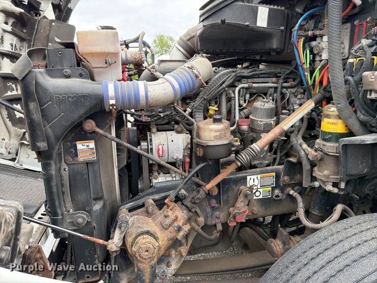 image for item FK0175 2016 Kenworth T880 semi truck
