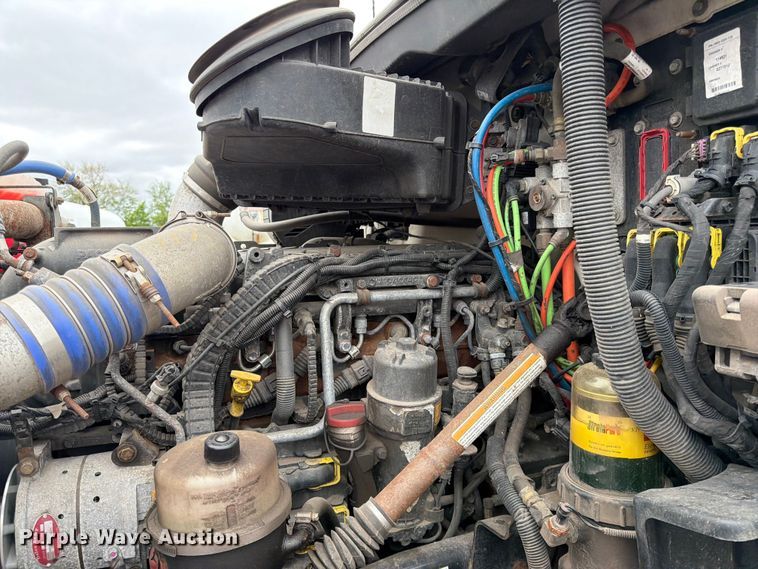 image for item FK0175 2016 Kenworth T880 semi truck