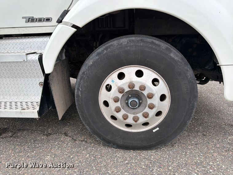image for item FK0175 2016 Kenworth T880 semi truck