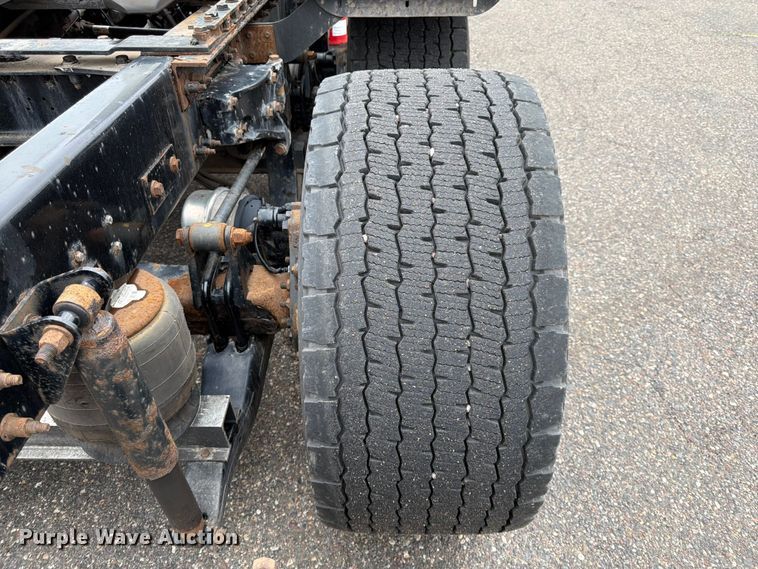 image for item FK0175 2016 Kenworth T880 semi truck
