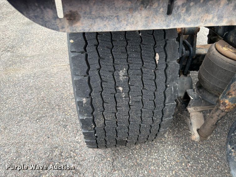 image for item FK0175 2016 Kenworth T880 semi truck