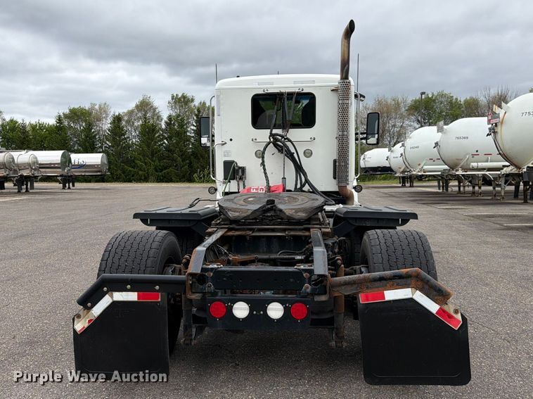 image for item FK0176 2016 Kenworth T880 semi truck