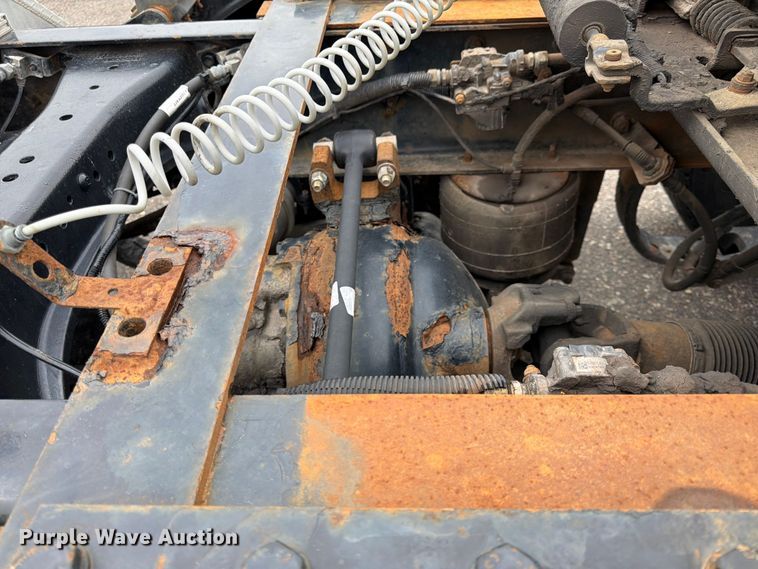 image for item FK0176 2016 Kenworth T880 semi truck