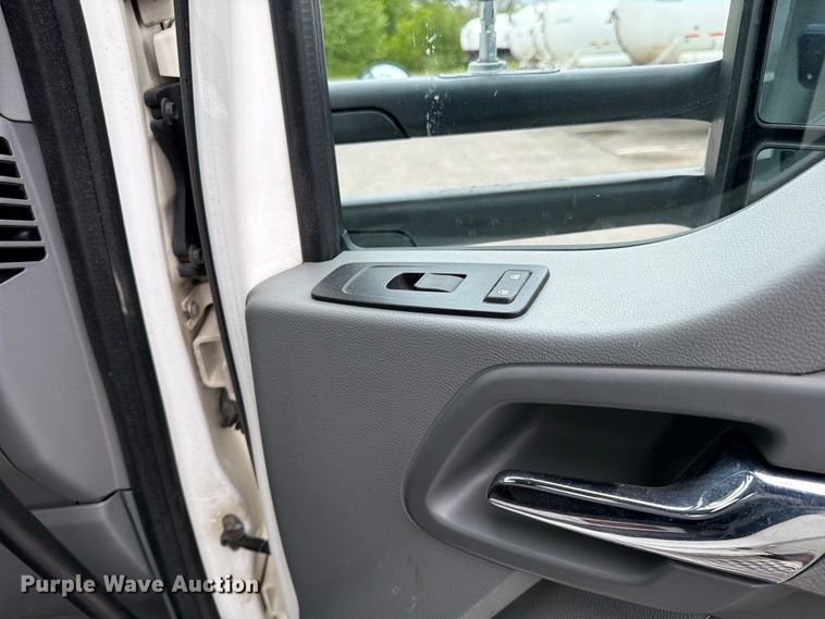 image for item FK0176 2016 Kenworth T880 semi truck