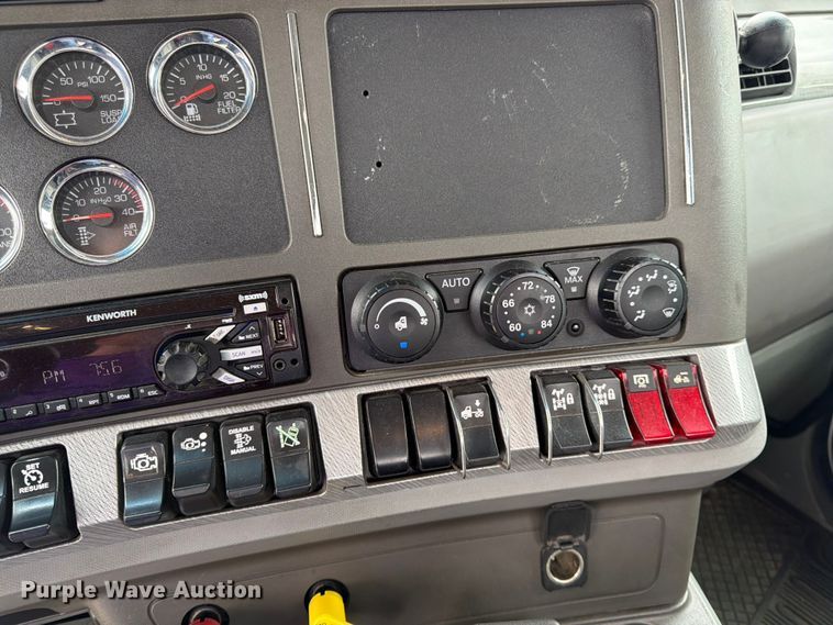 image for item FK0176 2016 Kenworth T880 semi truck