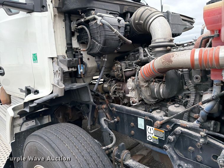 image for item FK0176 2016 Kenworth T880 semi truck