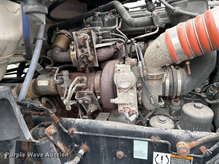 image for item FK0176 2016 Kenworth T880 semi truck