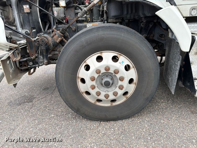 image for item FK0176 2016 Kenworth T880 semi truck