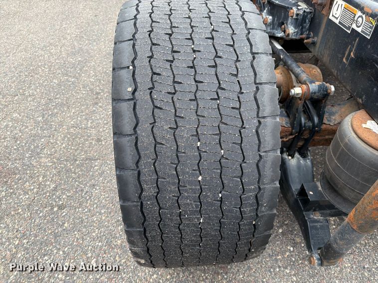 image for item FK0176 2016 Kenworth T880 semi truck
