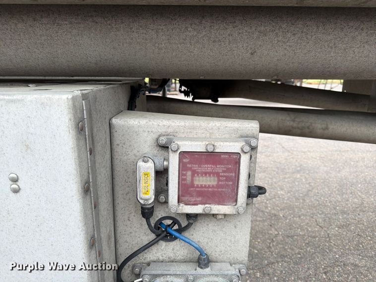 image for item FK0177 2005 Brenner tank trailer