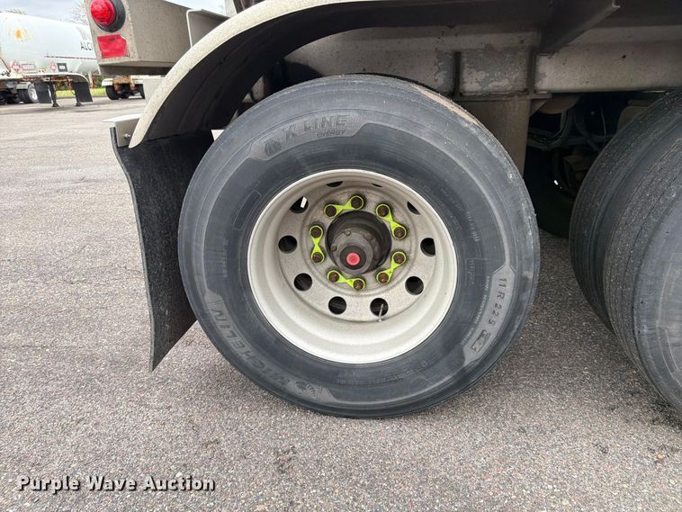 image for item FK0177 2005 Brenner tank trailer
