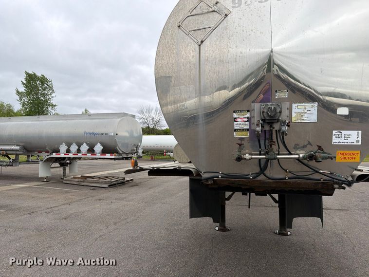 image for item FK0178 1990 Polar tank trailer