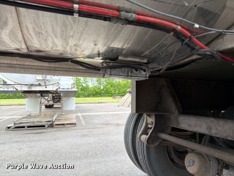 image for item FK0178 1990 Polar tank trailer