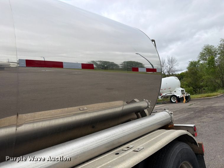 image for item FK0178 1990 Polar tank trailer