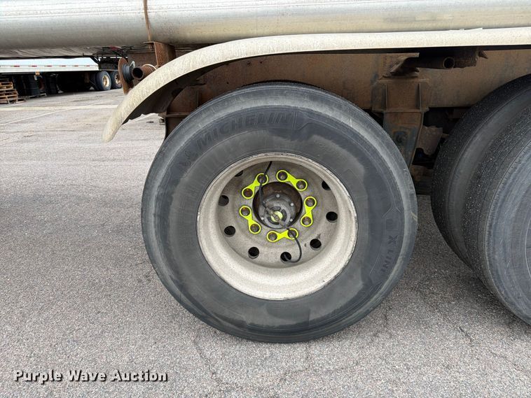 image for item FK0178 1990 Polar tank trailer