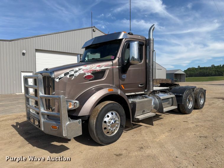 image for item FK0194 2016 Peterbilt 567 semi truck