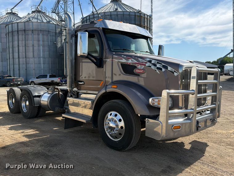 image for item FK0194 2016 Peterbilt 567 semi truck