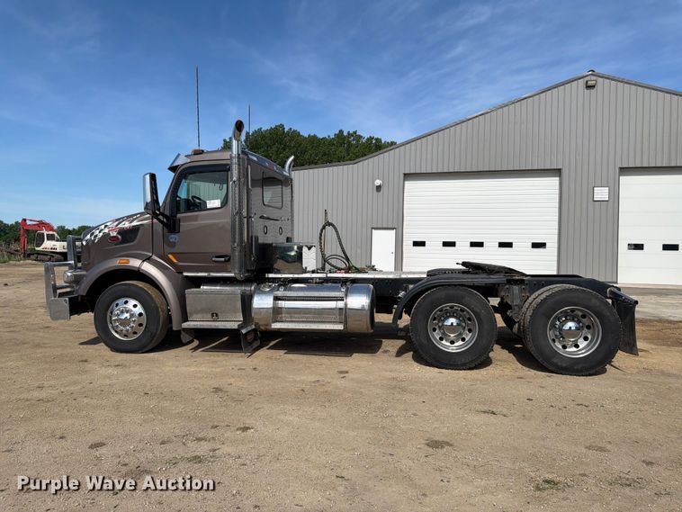image for item FK0194 2016 Peterbilt 567 semi truck