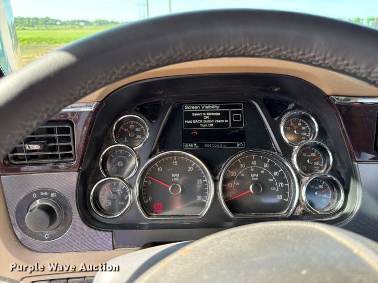 image for item FK0194 2016 Peterbilt 567 semi truck