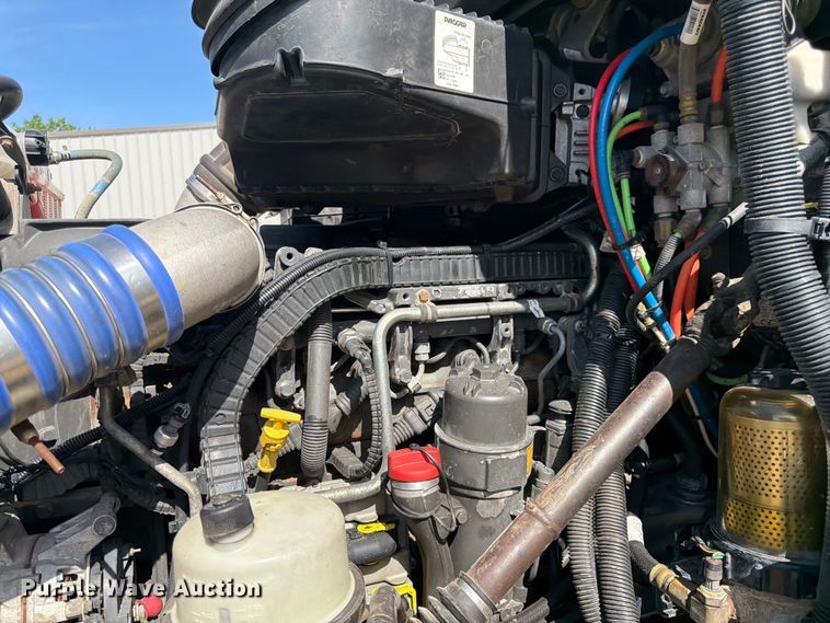 image for item FK0194 2016 Peterbilt 567 semi truck