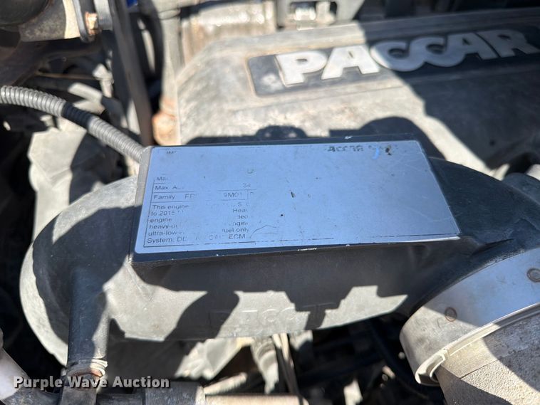image for item FK0194 2016 Peterbilt 567 semi truck