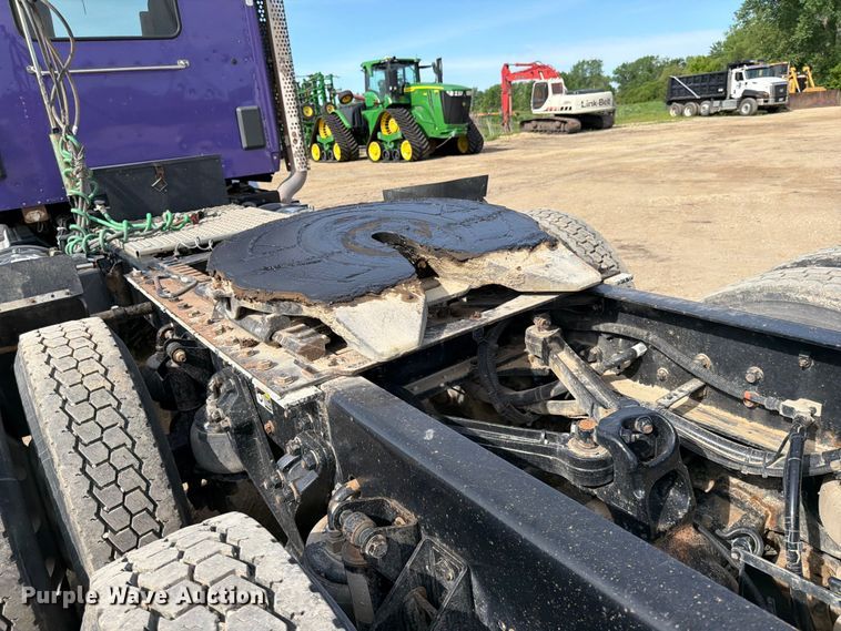 image for item FK0195 2016 Kenworth T880 semi truck