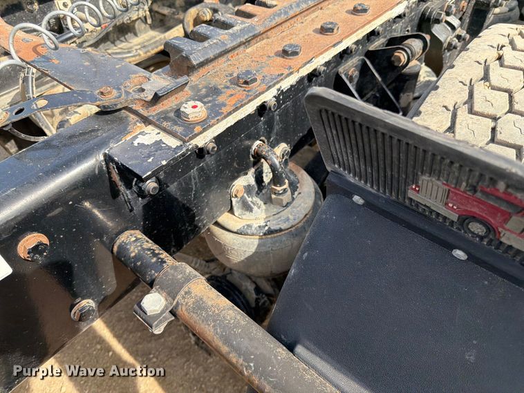 image for item FK0195 2016 Kenworth T880 semi truck
