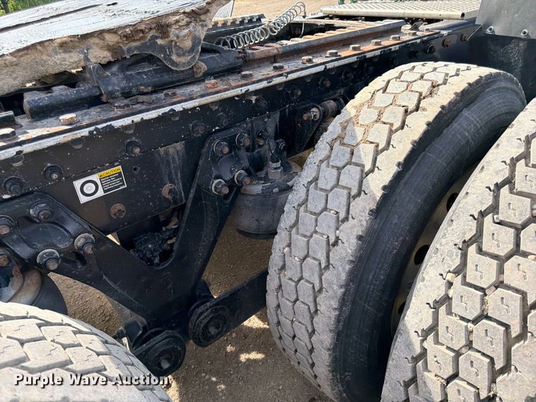 image for item FK0195 2016 Kenworth T880 semi truck