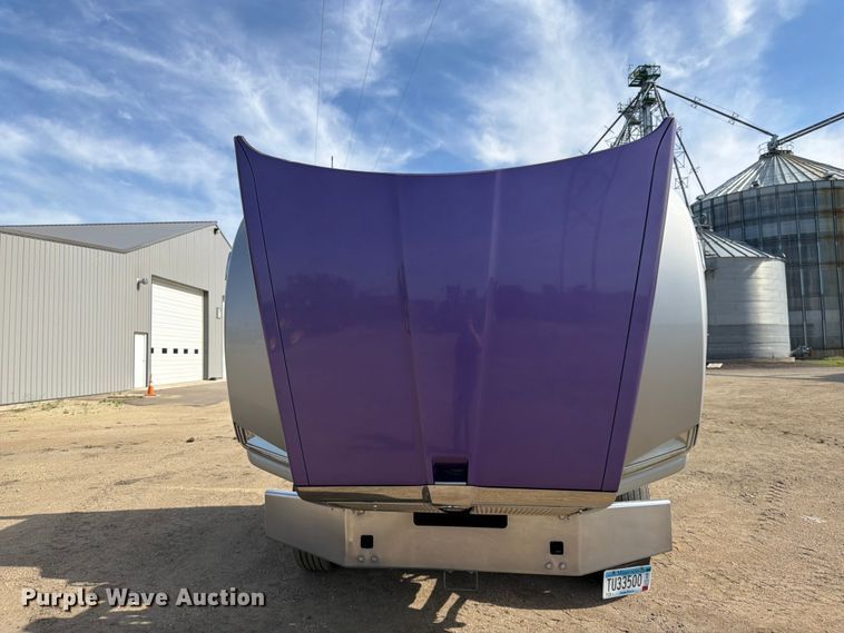 image for item FK0195 2016 Kenworth T880 semi truck