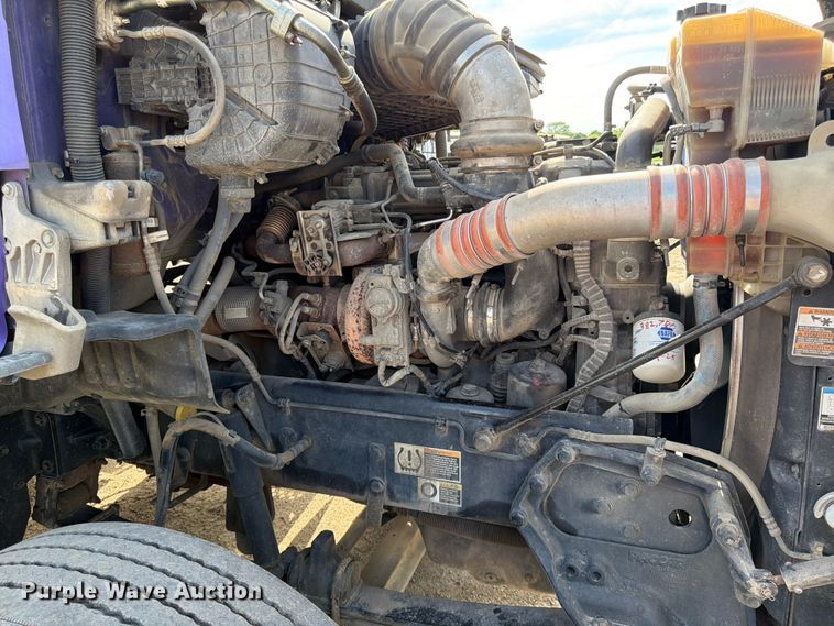 image for item FK0195 2016 Kenworth T880 semi truck
