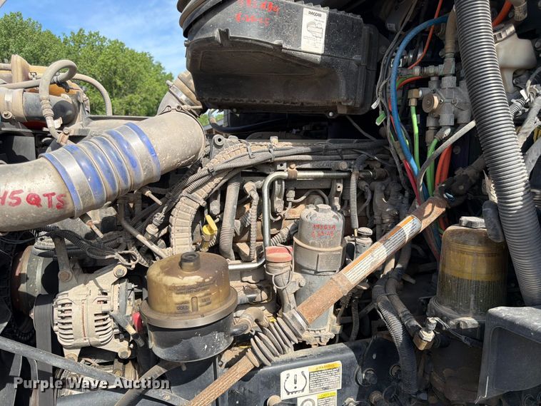 image for item FK0195 2016 Kenworth T880 semi truck