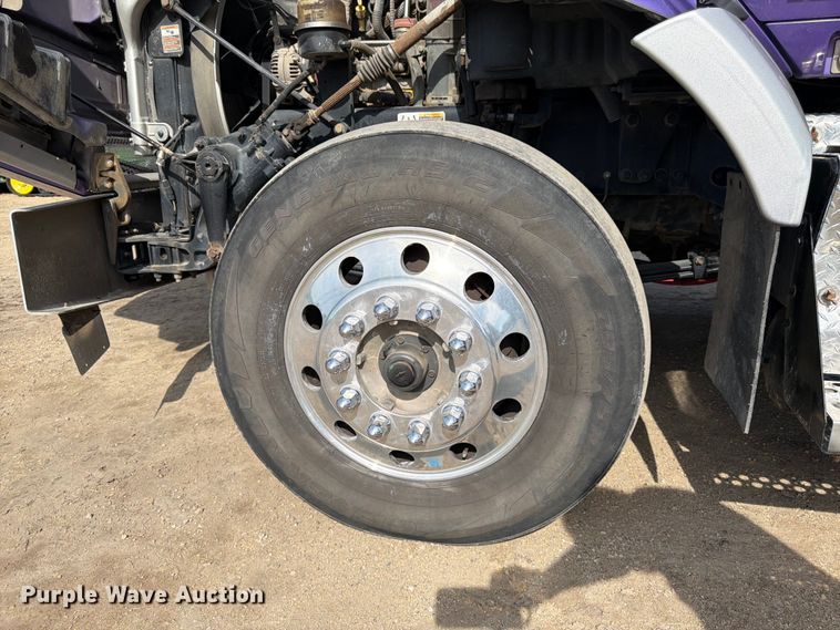image for item FK0195 2016 Kenworth T880 semi truck