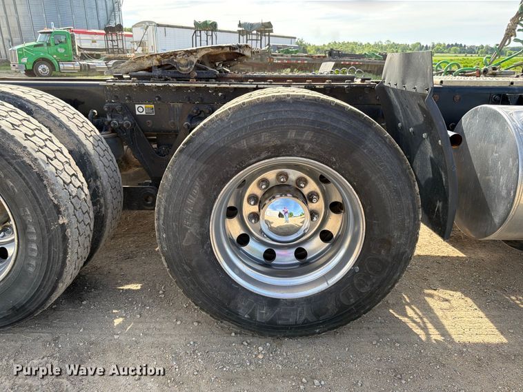 image for item FK0195 2016 Kenworth T880 semi truck