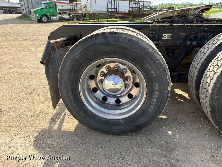 image for item FK0195 2016 Kenworth T880 semi truck