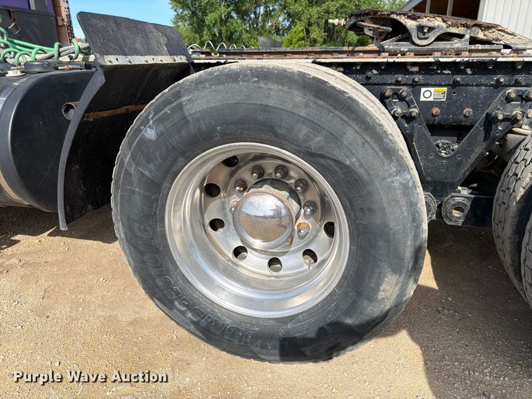 image for item FK0195 2016 Kenworth T880 semi truck