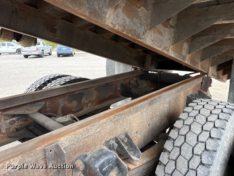 image for item FK1486 2007 Kenworth T300 dump flatbed truck