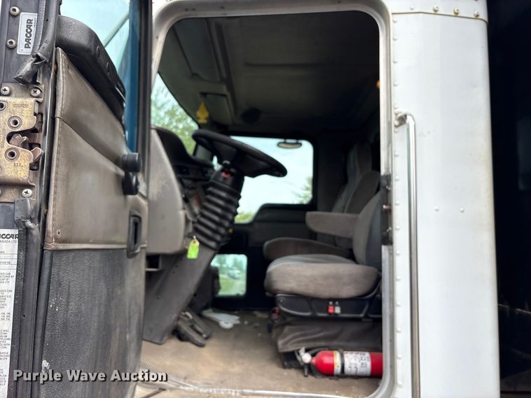 image for item FK1486 2007 Kenworth T300 dump flatbed truck