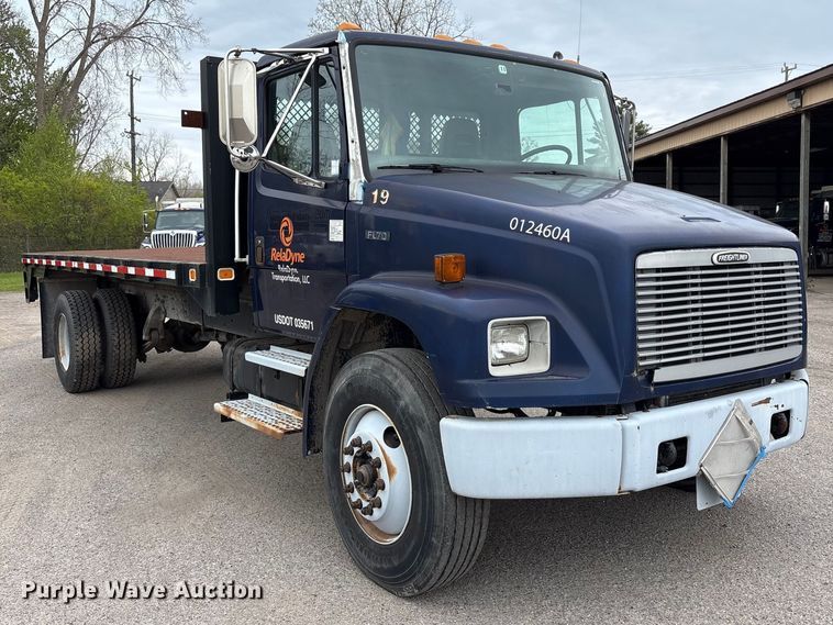image for item FK1495 2001 Freightliner FL70 flatbed truck