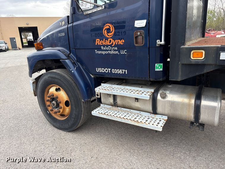 image for item FK1495 2001 Freightliner FL70 flatbed truck
