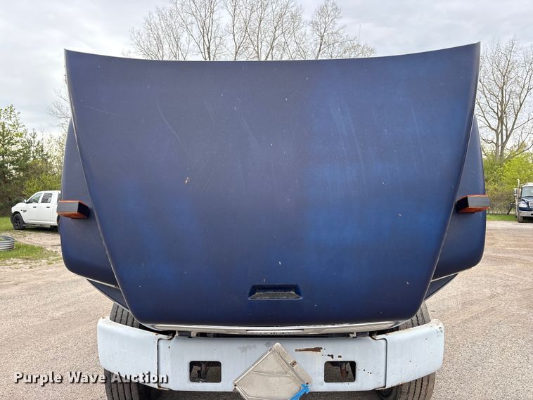 image for item FK1495 2001 Freightliner FL70 flatbed truck
